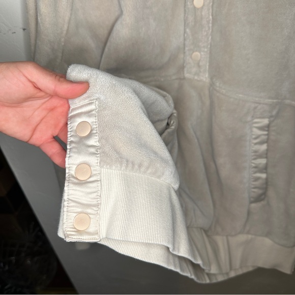 Athleta Recover Cozy Snap Front Sweatshirt Chantilly Cream Size XL TG Soft Warm - Picture 8 of 15